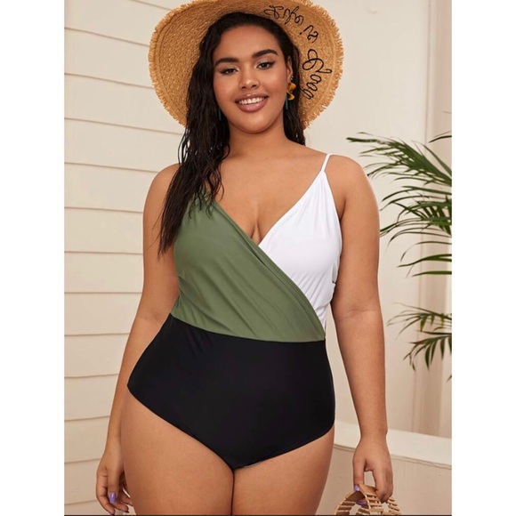 SHEIN Other - Plus Colorblock One Piece Swimsuit